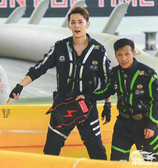 汪东城喊话宋小宝:想做牛奶配咖妃