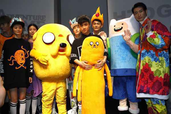 古巨基亮相上海时装周 郑伊健助阵T台秀