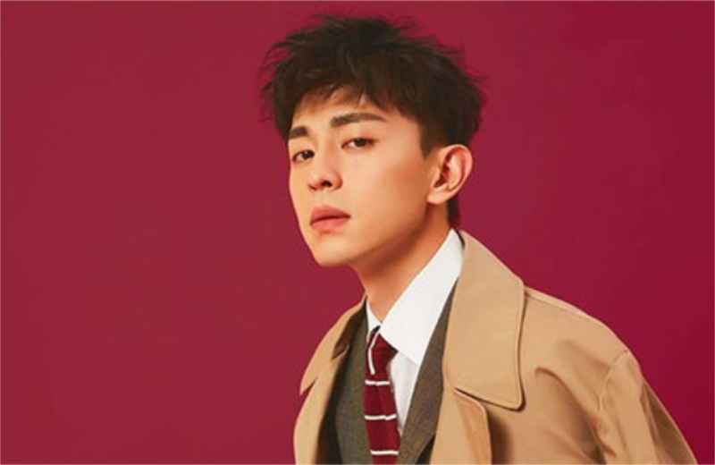 《极限挑战》正在热播，邓伦宋小宝成为组合，网友：以肤色来命名？