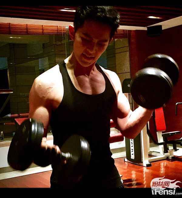 “健身狂魔”汪东城本周沪上挑战瑜伽