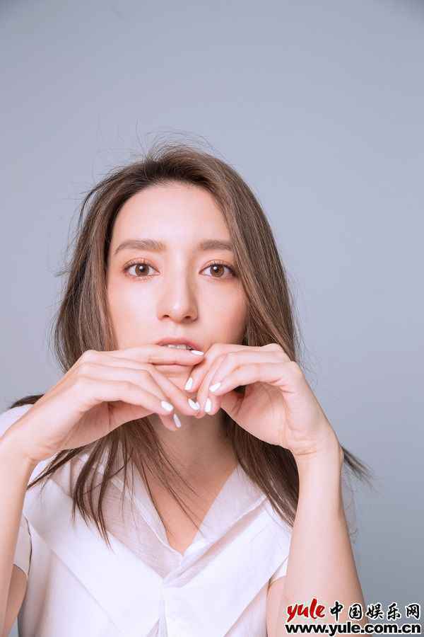 Lara梁心颐新歌《戒掉你》上线 唱出独立女性爱情观