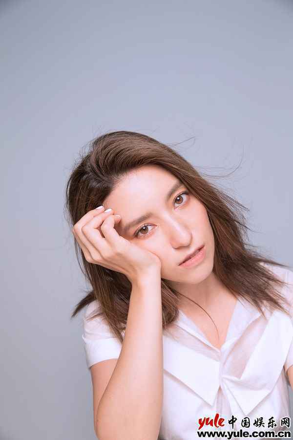 Lara梁心颐新歌《戒掉你》上线 唱出独立女性爱情观