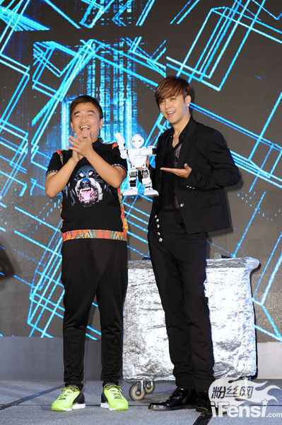 罗志祥为歌迷谋福利 疯狂世界唱回台北