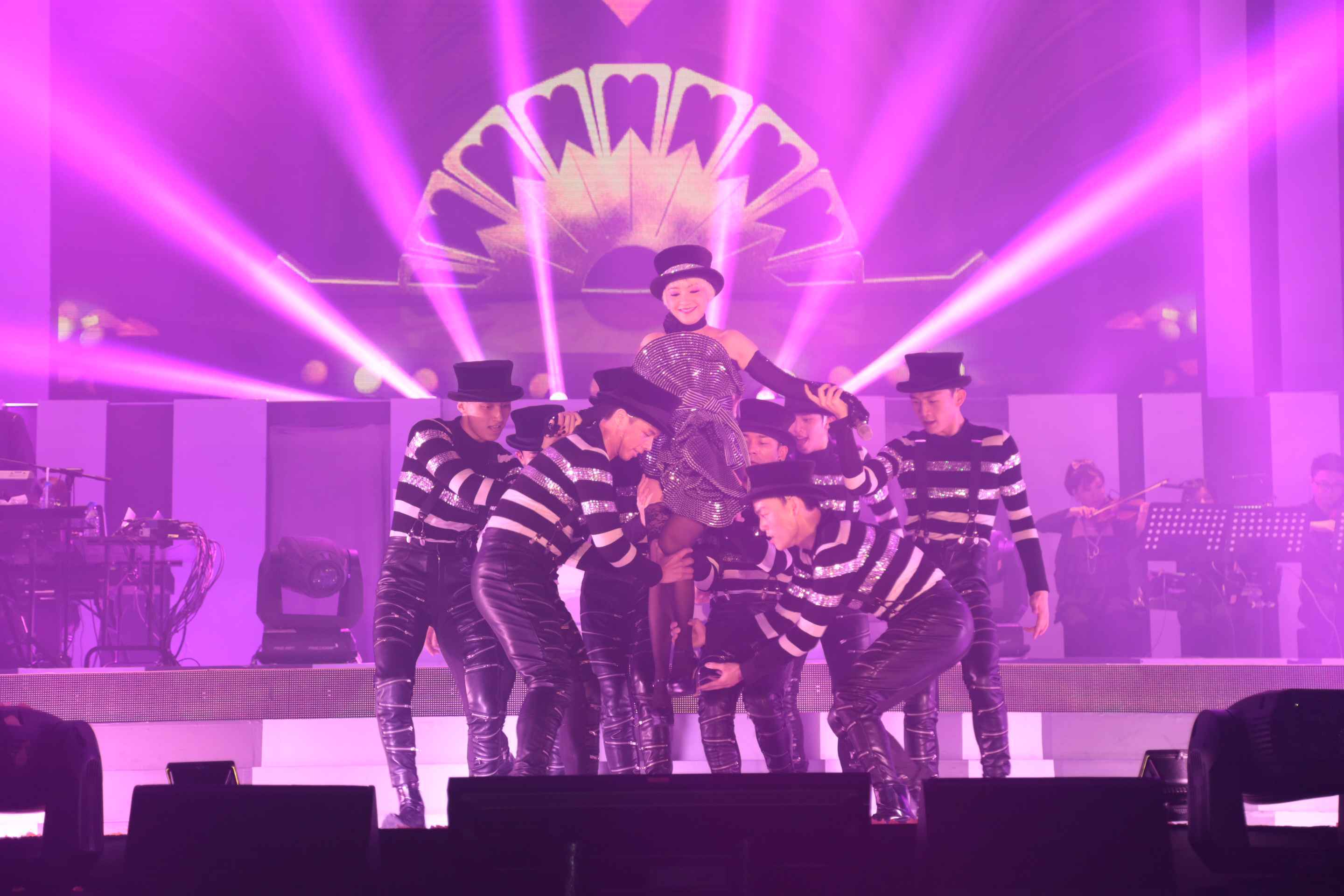 陈慧娴演唱会巡回近万歌迷热情大合唱