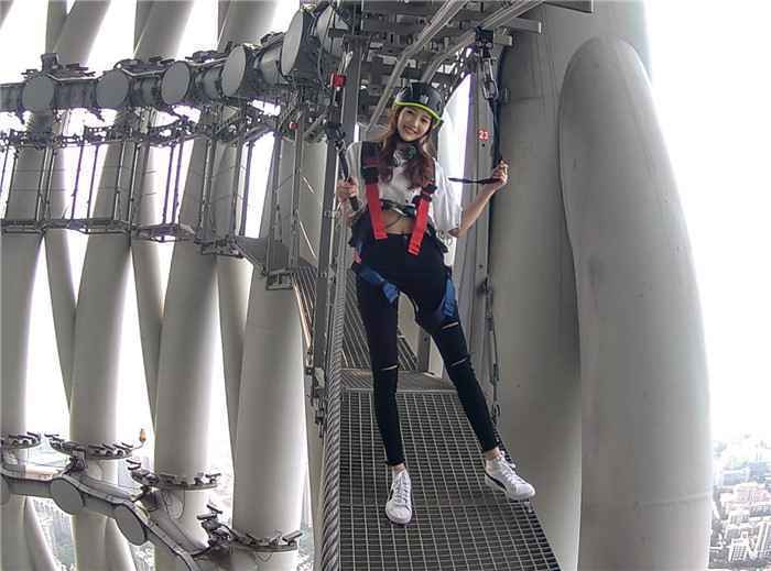 325米高空为新EP宣传 朱主爱：我都不怎么害怕