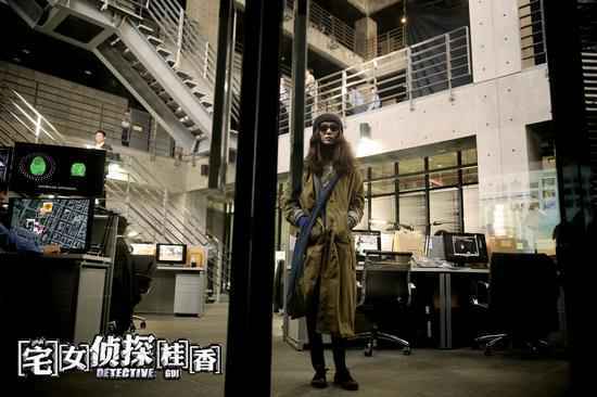 《宅女侦探》王珞丹周渝民杀人现场玩亲亲