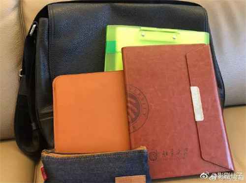 47岁港星马浚伟考上北大 备四套西装