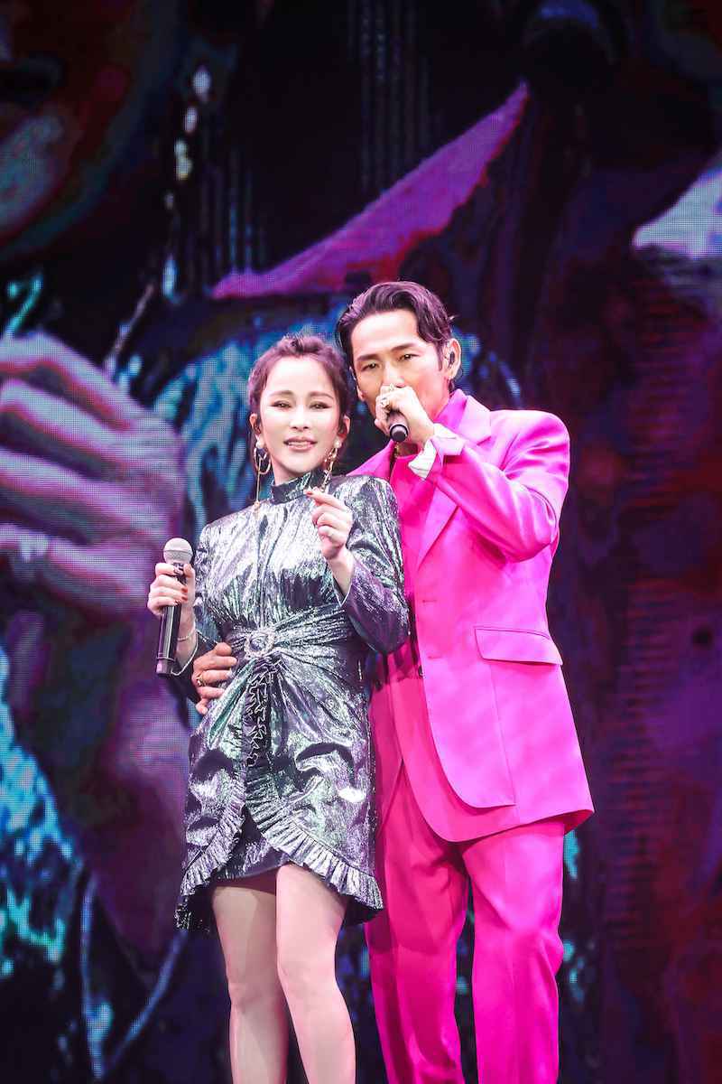 杜德伟“起来”演唱会劲歌热舞秒变蹦迪现场