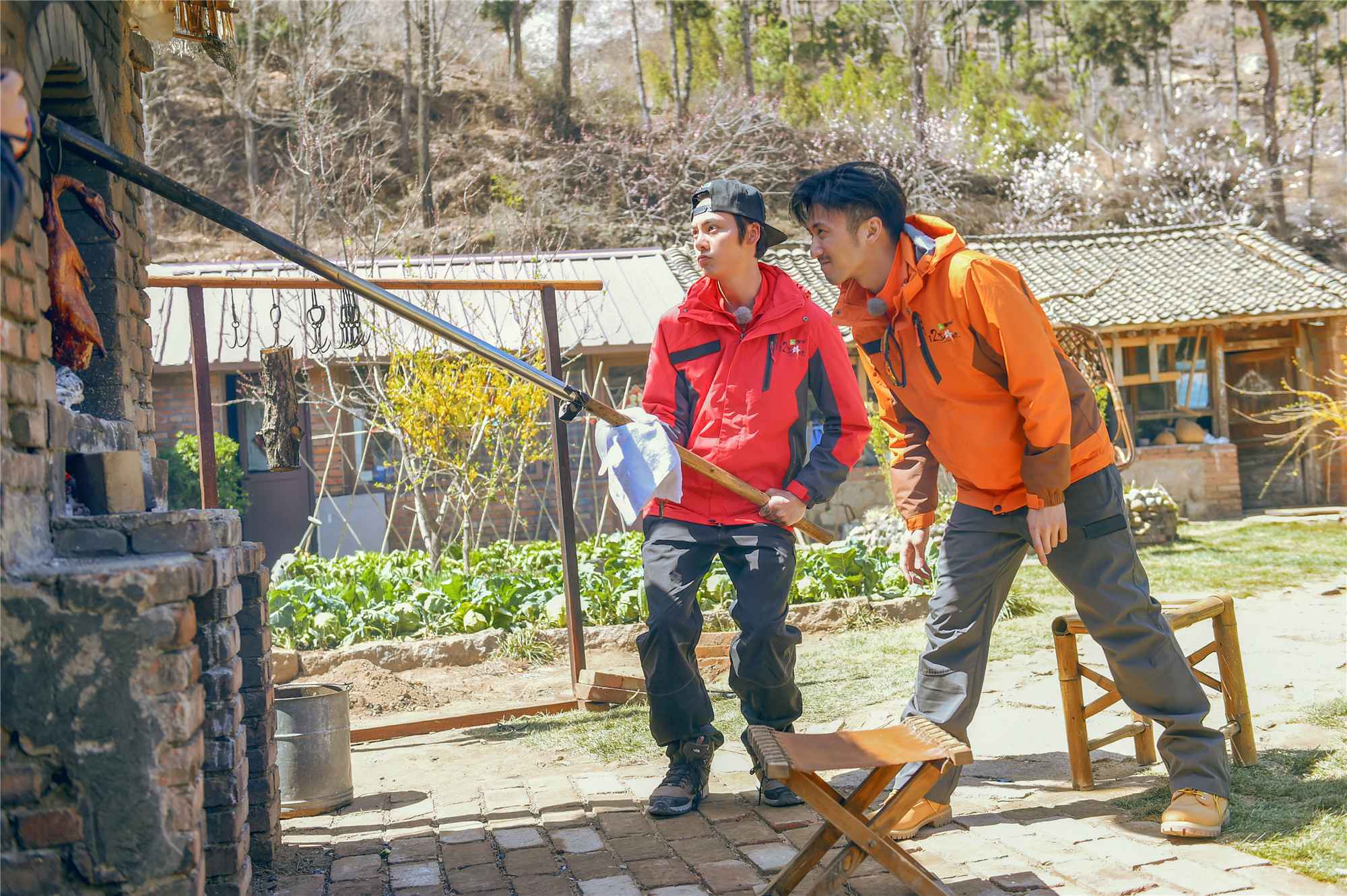 陈伟霆谢霆锋：《十二道锋味》师兄弟上演美食美色大戏