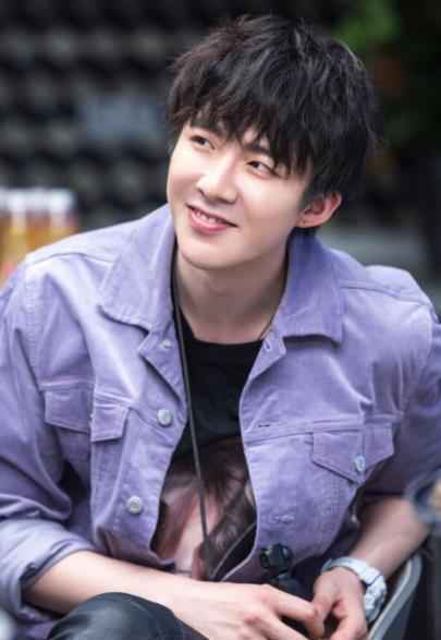 《我们的师父》刘宇宁表现亮眼,携大张伟兄弟团登上YY直播平台