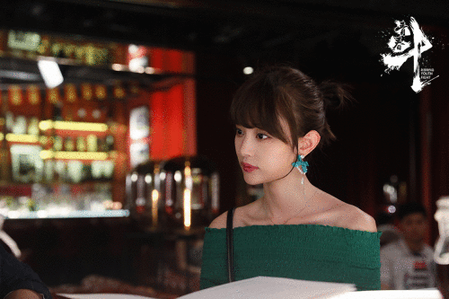 《青春斗》曝“青春群像”版海报 郑爽领衔青年成长史