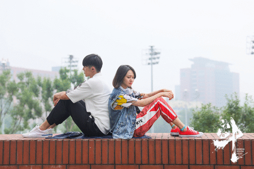 赵宝刚《青春斗》首播热度强劲 郑爽演绎现实青春引共鸣