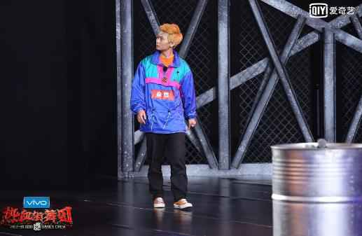 《热血街舞团》X-crew实力超神 霸气来袭包揽前排席位