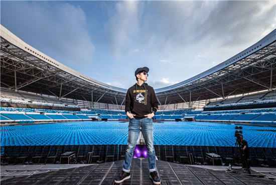 歌手林俊杰湛江演唱顺利开启，新歌拿下榜单冠军太出色