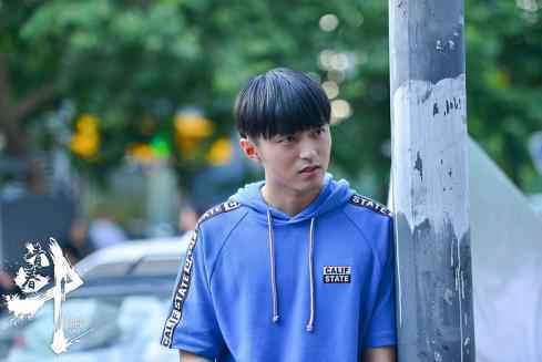 赵宝刚《青春斗》热度升级 郑爽领衔“反套路青春”