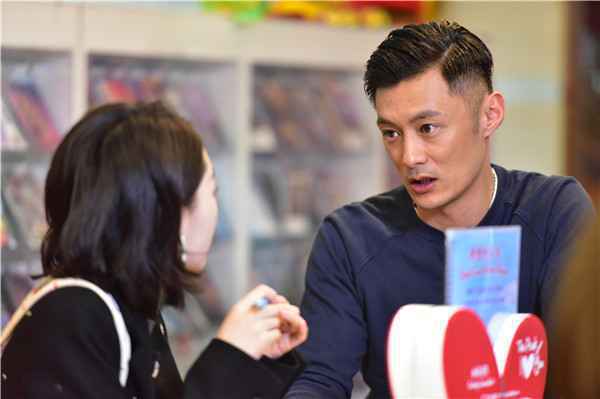 周冬雨复刻志明春娇感动余文乐