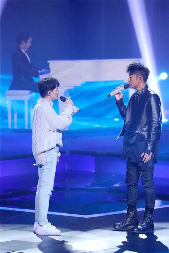 《我们的歌》“勤深深”组合是由谁搭档组成的？“勤深深”带来了哪些歌曲