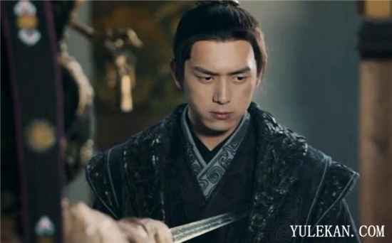 丁宁为什么要在叶甄用浅雪逼他到时候往叶甄剑上撞?