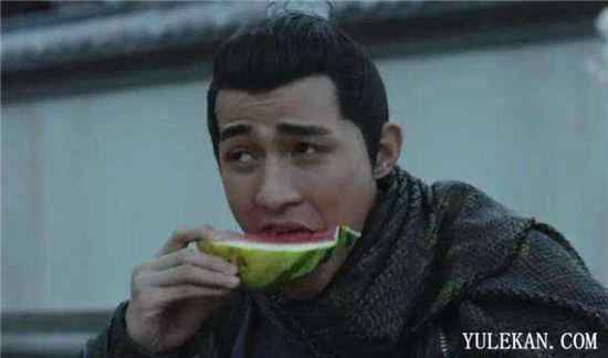 同为庆帝的侍卫，为什么燕小乙比宫典潇洒？