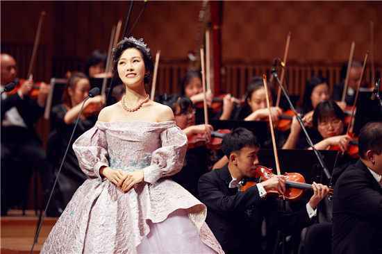 常思思绽放冰城 个唱演绎多元化曲风