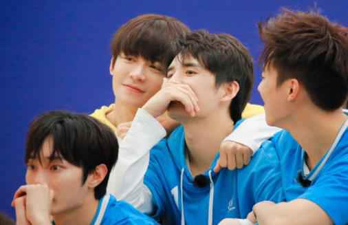 张远《棉花糖》喜提热搜第一 全场合唱上演大型回忆杀