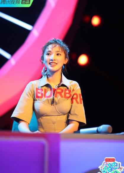 “甜酷女鹅”彭小苒亮相《合唱吧300》 见证R1SE草蜢两代男团惊喜合唱