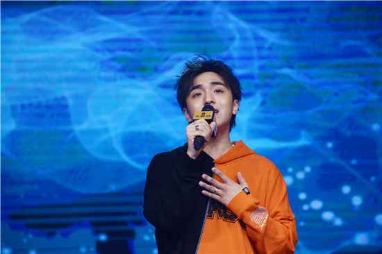 歌手张恒远、夏恒助阵“小小好声音”