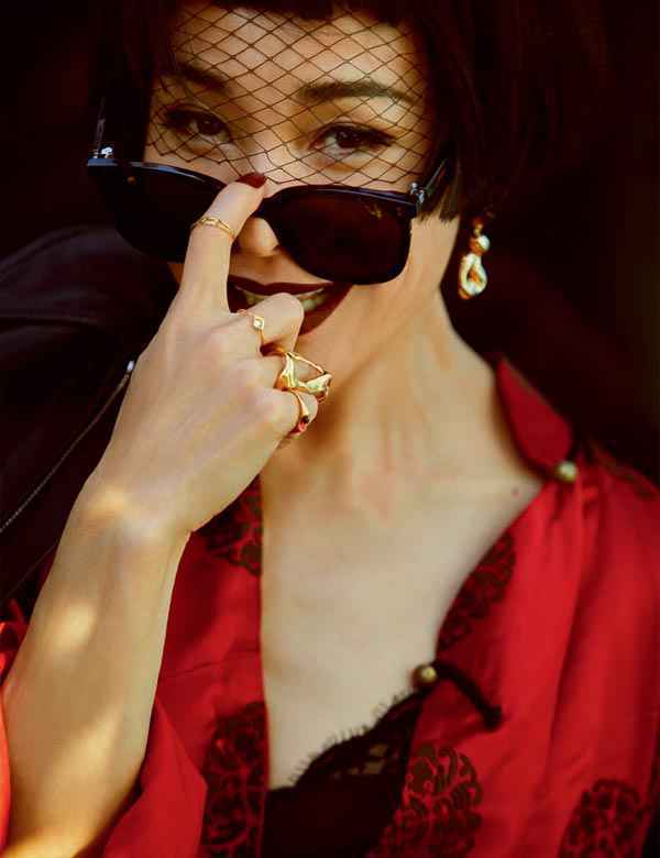 陈冲 | 洪水中的水草