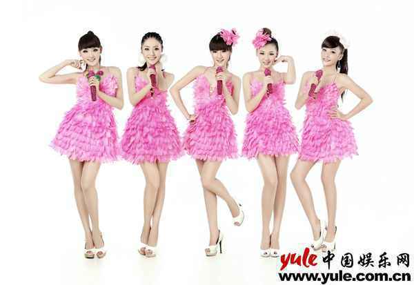 青春美少女吸金火力全开 携手国民天王齐秦加入群星演唱会