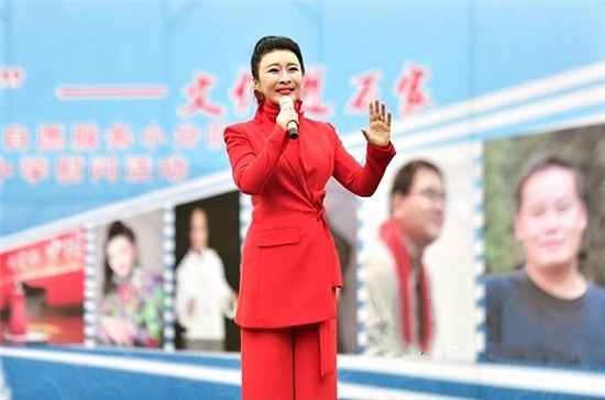 “我们的中国梦”文化进万家活动 陈蓓蓓演唱了什么歌曲?