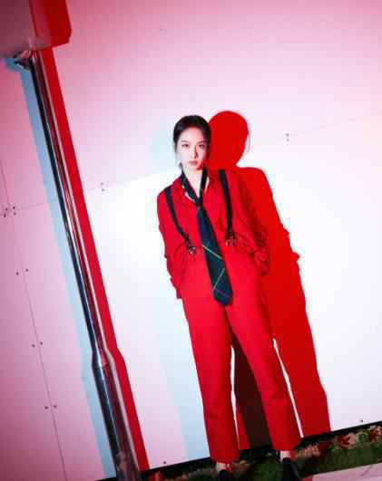 宋茜《创造营2020》组建“不宋战队”迎战首场竞演 贴心教学为学员花式加油