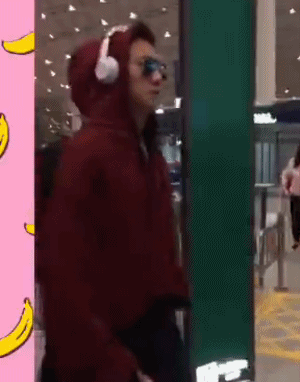 看到老人跌倒后,陈伟霆的做法帅翻了..