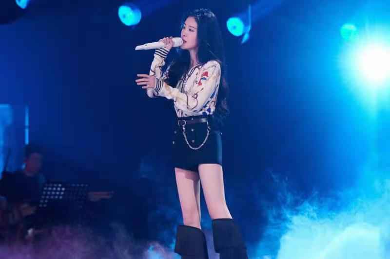 张碧晨首登为歌而赞 改编热歌化身张甜甜