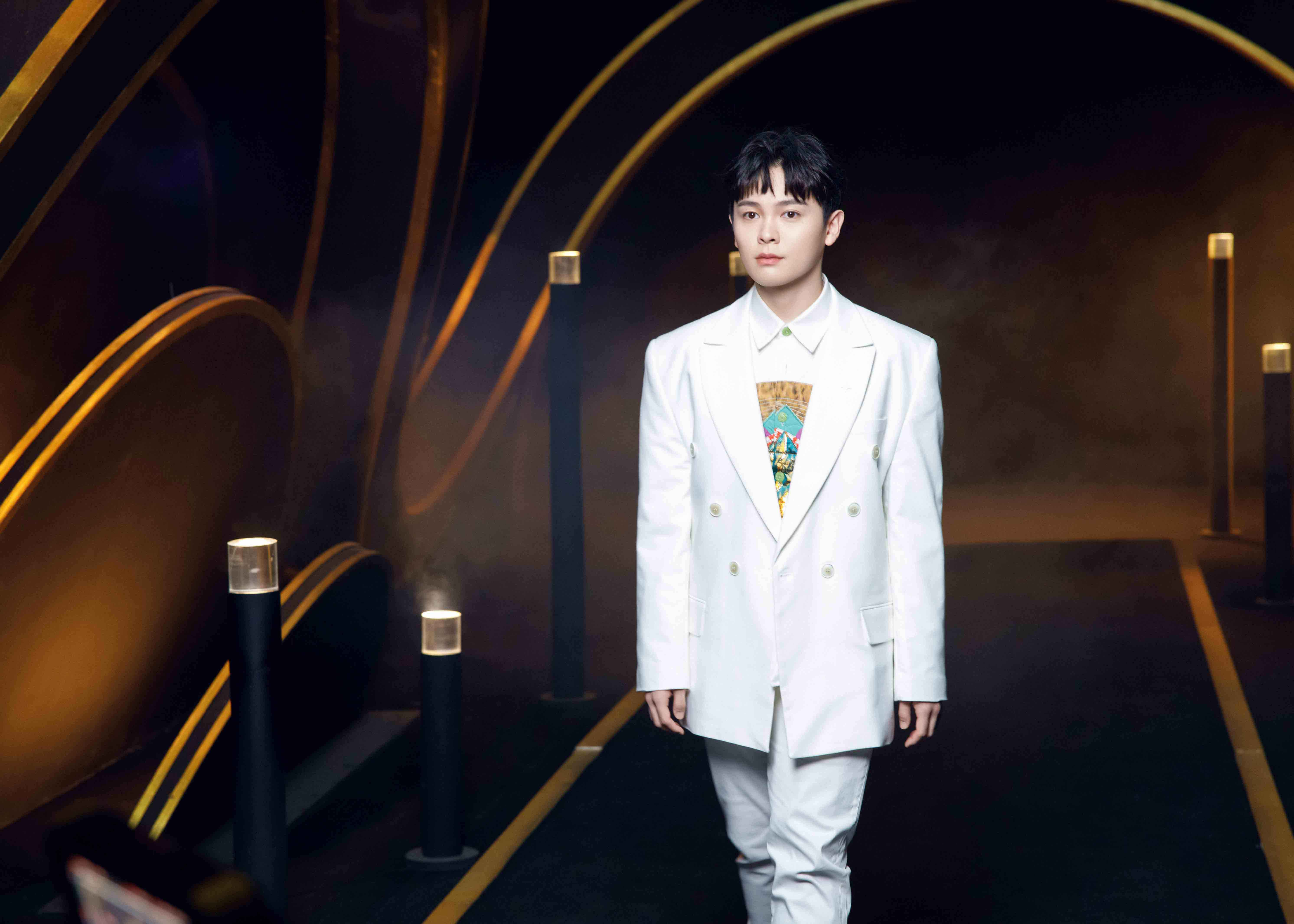 尤长靖献唱《蜀相》 感受中华文化诠释英雄气骨