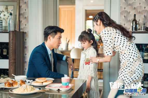 《陪你一起长大》探讨夫妻情感关系 刘涛李光洁事业家庭难平衡