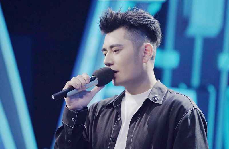 《天天云时间》晒各位主持人旧照，钱枫清瘦模样青涩