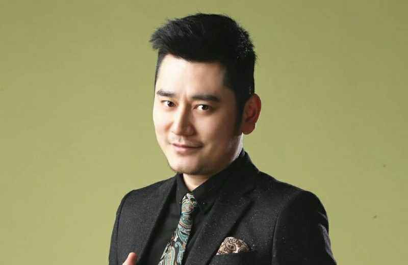 《天天云时间》晒各位主持人旧照，钱枫清瘦模样青涩