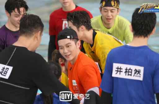 爱奇艺《奔跑吧》陈立农加盟收官之战 王彦霖开嗓“宠弟”