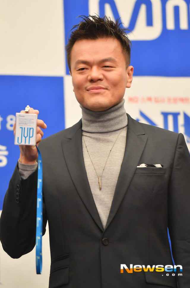 朴轸泳準备以歌手身份回归，开始拍摄 MV 啦!