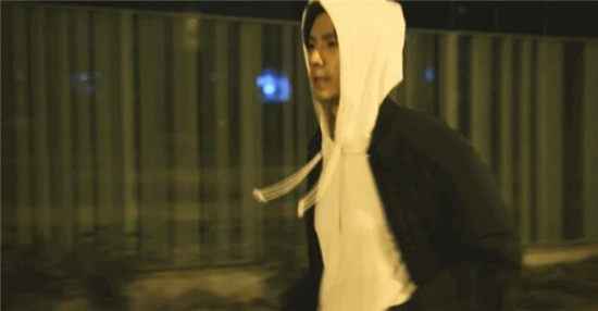 综艺《漫游记》终于找到男神不老的原因，生活就要这样的“超自律”