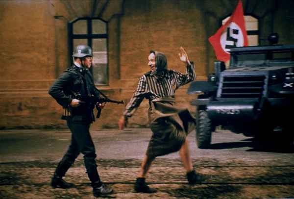 《美丽人生》导演罗伯托贝尼尼获第78届威尼斯电影节终身成就奖