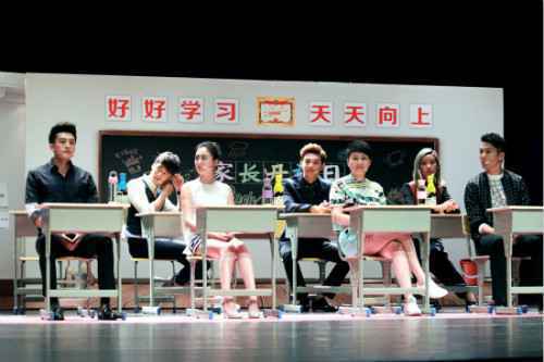 孙艺洲钟汉良当众基吻 粉丝:男神收割机