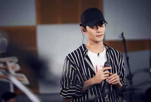 王凯《跨界歌王》挑战“音乐剧” 首专《画外音》重写“治愈”新定义