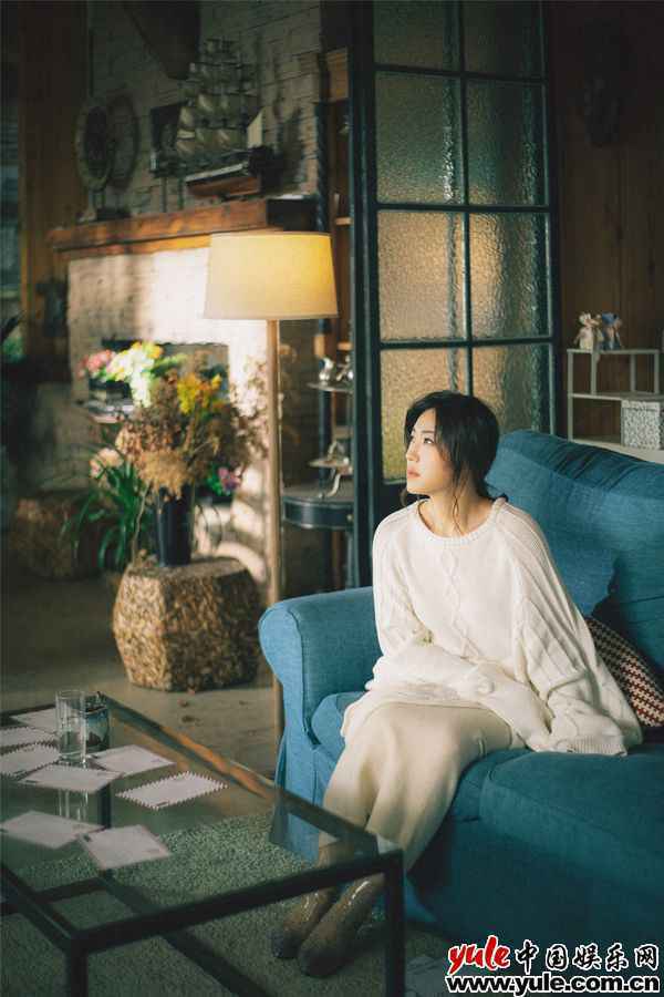 刘郡格全新单曲《想念会写字》暖愈首发 走心独白讲述爱的芜杂心绪