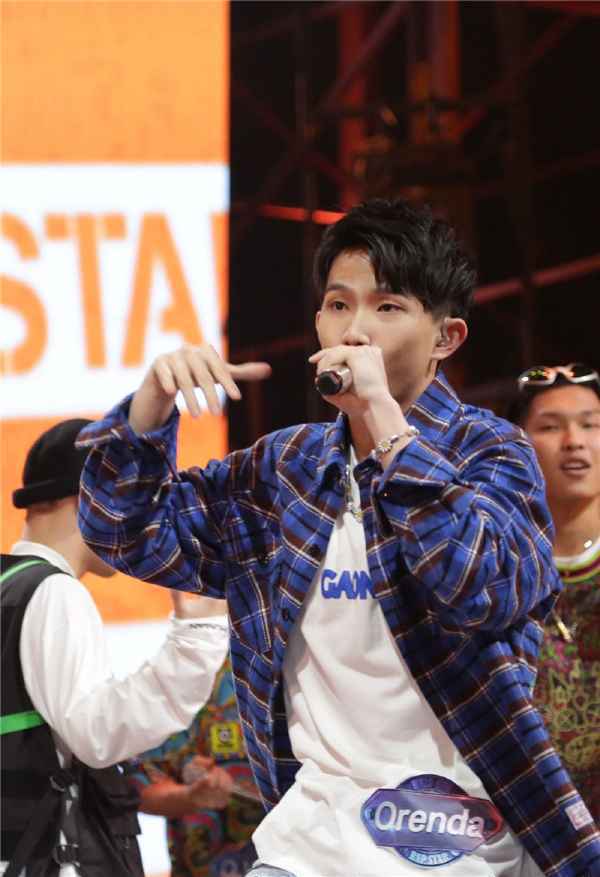 舒灏被黑沉默回应吃瓜水友《说唱听我的》顶压晋级