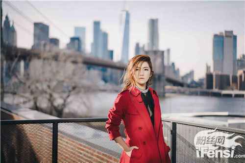 Selina任家萱纽约街拍曝光 演绎百变女神