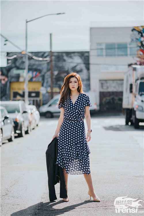 Selina任家萱纽约街拍曝光 演绎百变女神