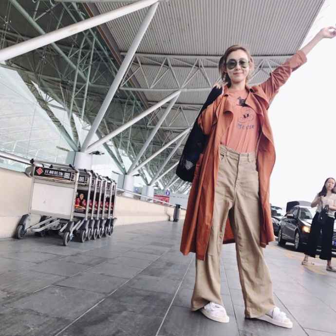 范玮琪与老公玩捉迷藏 被黑人吓傻