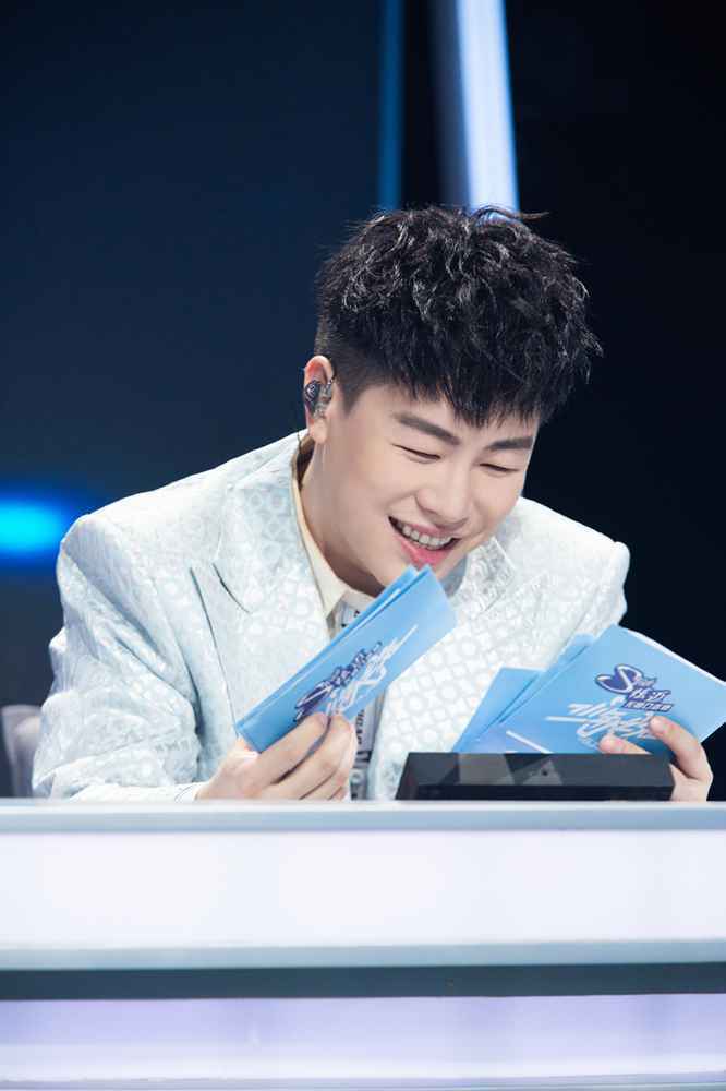 胡彦斌《少年之名》开启“严父”属性 霸气回怼有被帅到