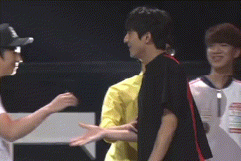 周杰伦林俊杰同台互斥对方不是男人